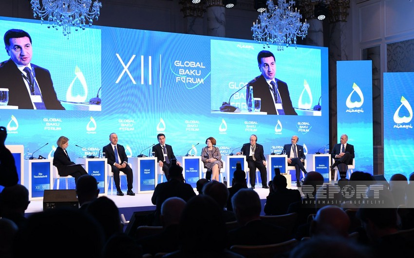 Hikmət Hacıyev: Azərbaycan bir neçə dənizi vahid marşrutla birləşdirməyə çalışır