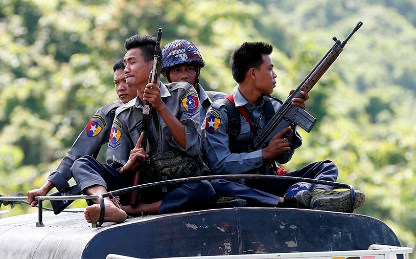 Военные Мьянмы заявили о тяжелых боях с наступающими группировками повстанцев