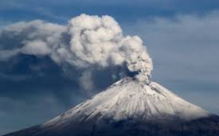 В Мексике отменили несколько авиарейсов из-за вулкана