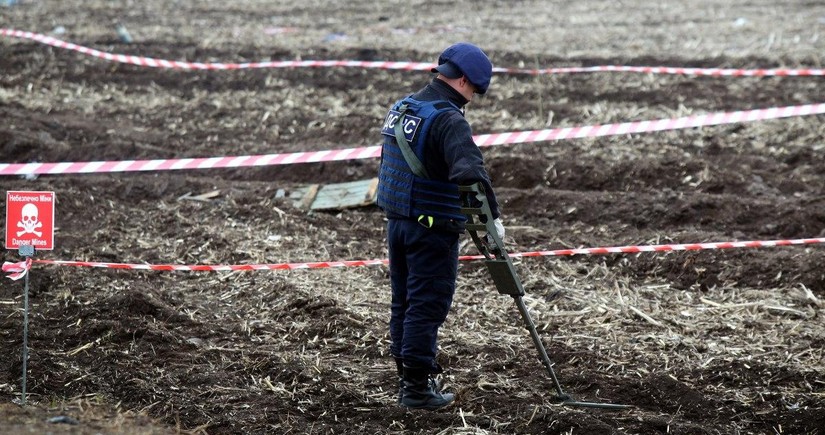 Japan, Cambodia agree to cooperate in landmine clearance in Ukraine