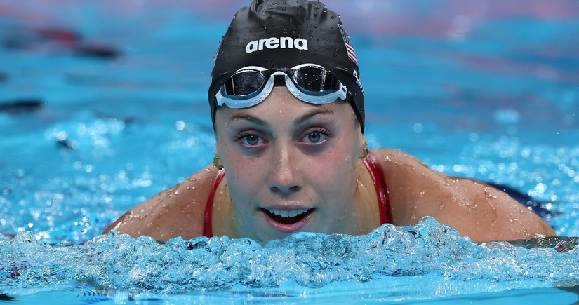 US swimmer shatters world record