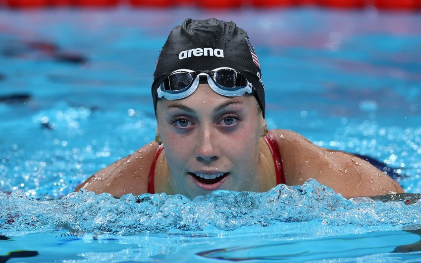 US swimmer shatters world record