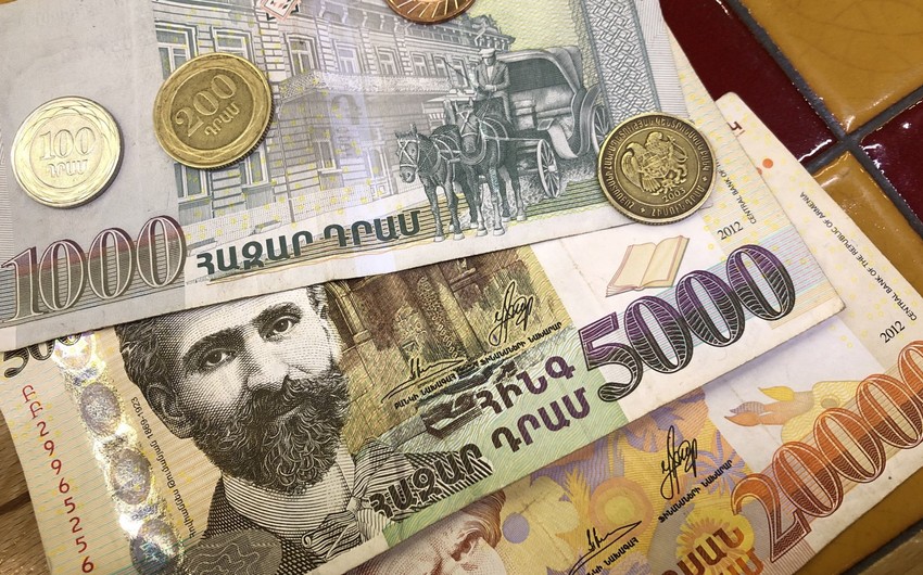 Armenia's national currency decreases