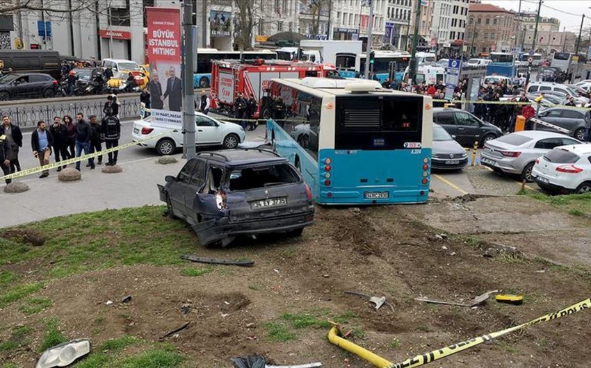 İstanbulda avtobus piyadaları vurub, yaralılar var - FOTO