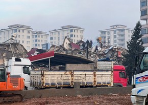 Азербайджанские спасатели приступили к поисково-спасательным операциям в Турции