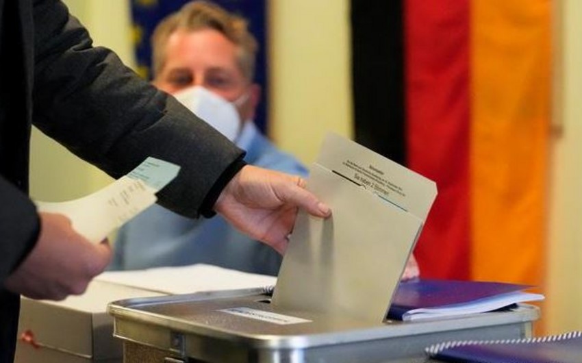 В столице Германии заканчиваются бюллетени на парламентских выборах