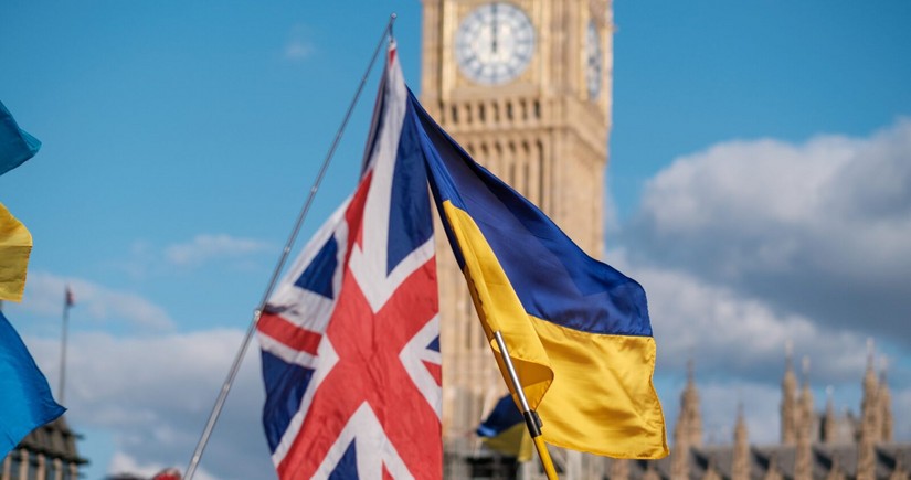 Новый премьер Великобритании заявил Зеленскому о непоколебимой поддержке Киева
