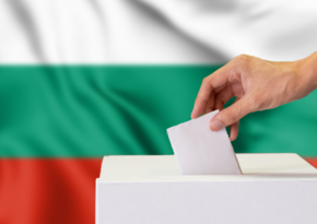 Bulgaria holds another snap election, no stable government in sight