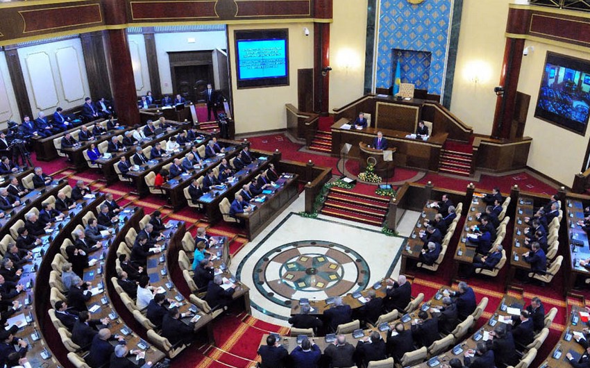 ​Парламент Казахстана ратифицировал протокол о сотрудничестве при загрязнении нефтью Каспия