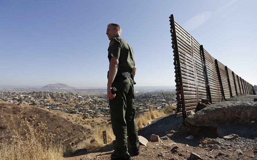 Военным США на границе с Мексикой разрешили открывать огонь на поражение