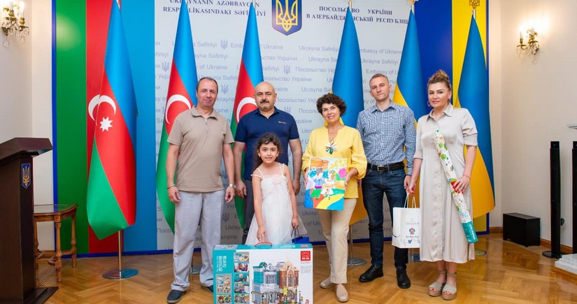 Супруга посла Украины встретилась с победителями благотворительного детского конкурса