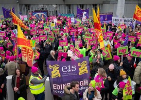 Учителя Шотландии начали 16-дневную забастовку