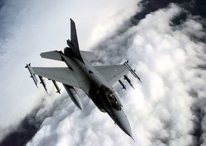 В Японии совершили экстренную посадку два американских истребителя F-16