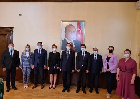 Посол Турции встретился с главой азербайджанской общины Карабаха 