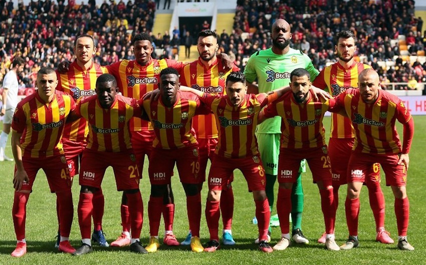 Türkiyə klubunun futbolçusunda koronavirus aşkarlandı