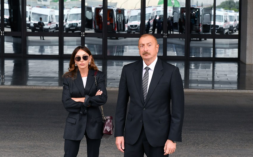 İlham Əliyev və xanımı Balaxanını gəzdi - VİDEO - YENİLƏNİB