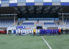 Civil servants and journalists hold friendly football match