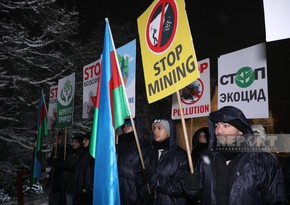 На дороге Ханкенди-Лачын продолжается акция протеста экоактивистов