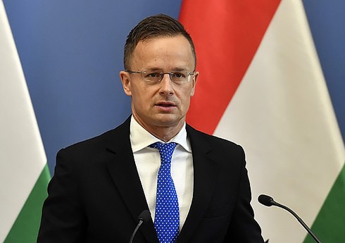 Глава МИД Венгрии заявил о провале санкций против России