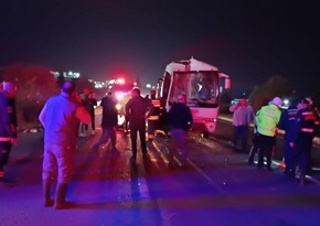 Manisada mikroavtobus qəza törədib, 12 nəfər yaralanıb