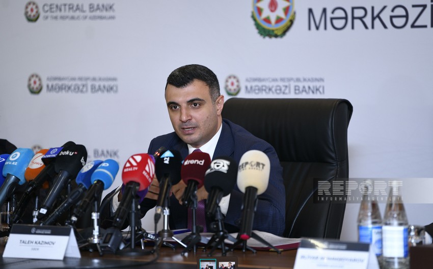 Талех Кязымов: Объемы покупок инвалюты в банках Азербайджана превышают ее продажи