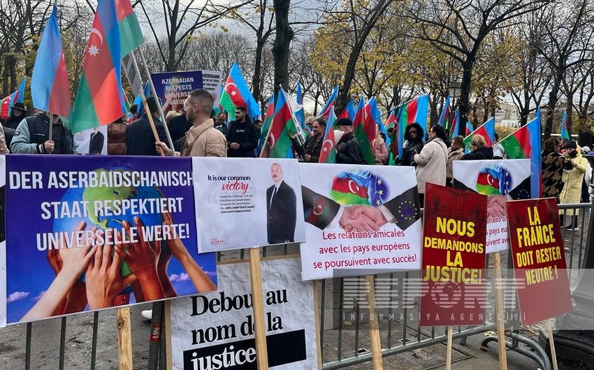 Azerbaijanis protest in front of National Assembly of France