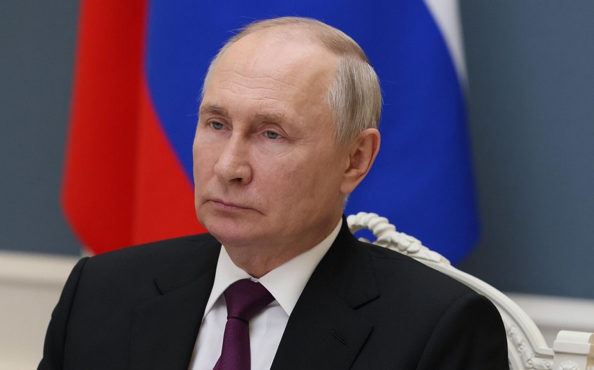 Vladimir Putin announces 2024 re-election bid