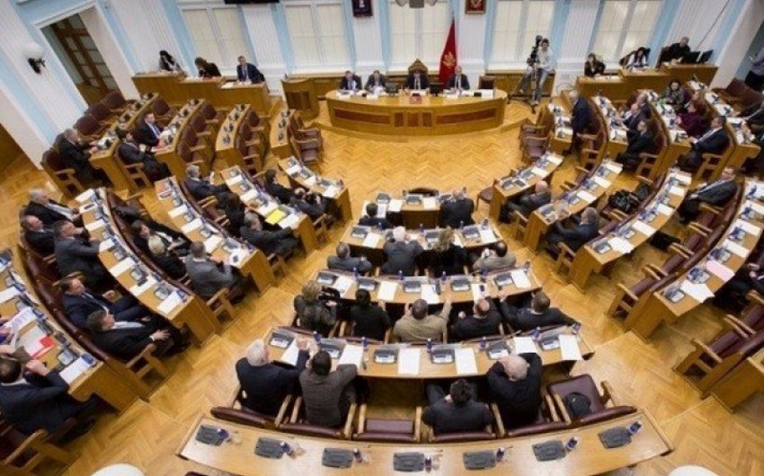 Monteneqro parlamenti Prezidentin istefası proseduruna başlayıb