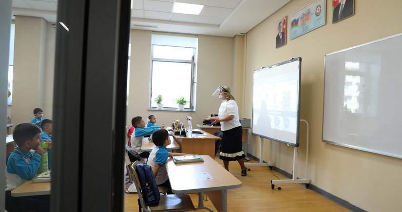 В Азербайджане предложено повысить возраст выхода на пенсию врачей и учителей