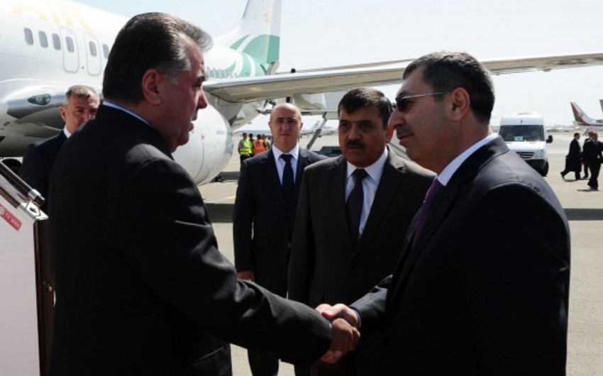 Президент Таджикистана прибыл в Азербайджан ​
