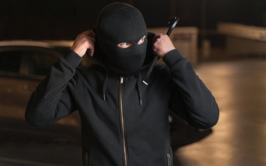 Two in balaclavas attack St. Petersburg teen who won million rubles