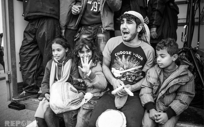 Лагерь для мигрантов в Европе: Мир сквозь колючую проволоку - ФОТОРЕПОРТАЖ