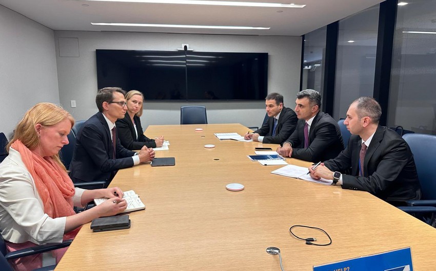 Azerbaijani Central Bank chairman meets with his Swiss counterpart