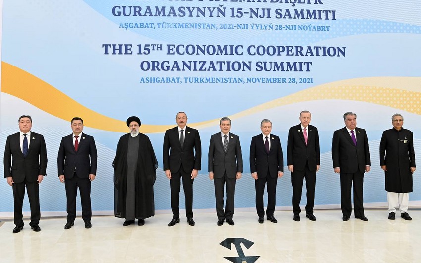 Aşqabadda İƏT-in XV Zirvə Toplantısının iştirakçılarının şərəfinə rəsmi nahar verilib