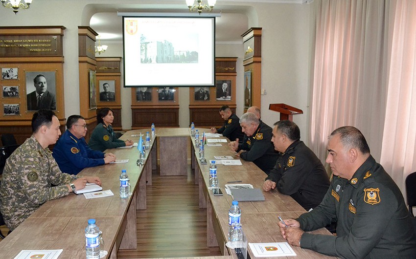 Azerbaijan, Kazakhstan discuss cooperation in military education