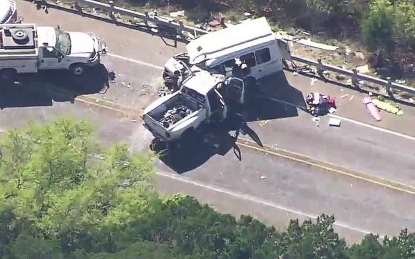Texasda avtobusla yük maşını toqquşub, 12 nəfər ölüb