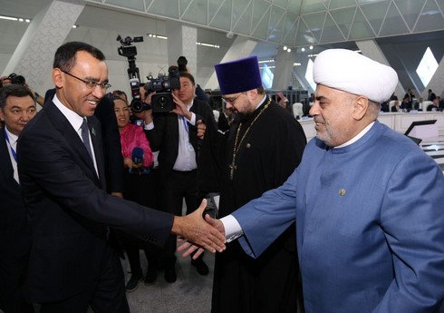 Аллахшукюр Пашазаде принимает участие в VII съезде лидеров мировых и традиционных религий