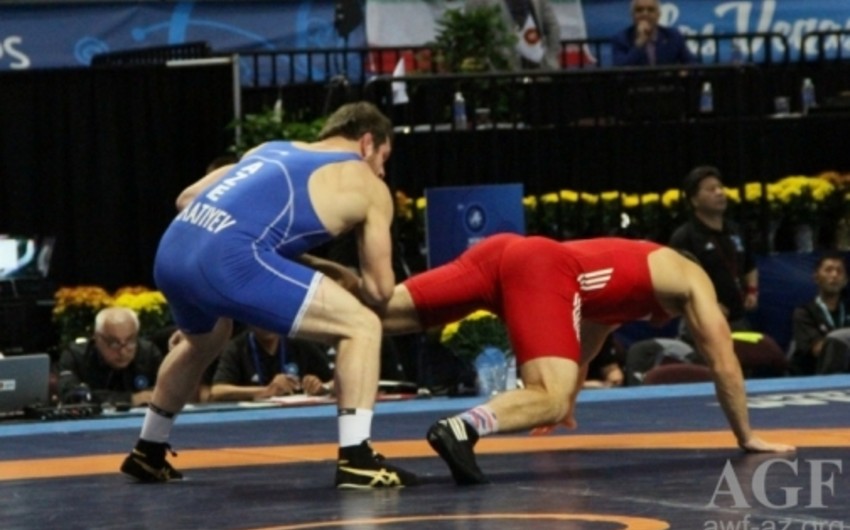 Azerbaijani wrestler wins bronze in Iran tournament