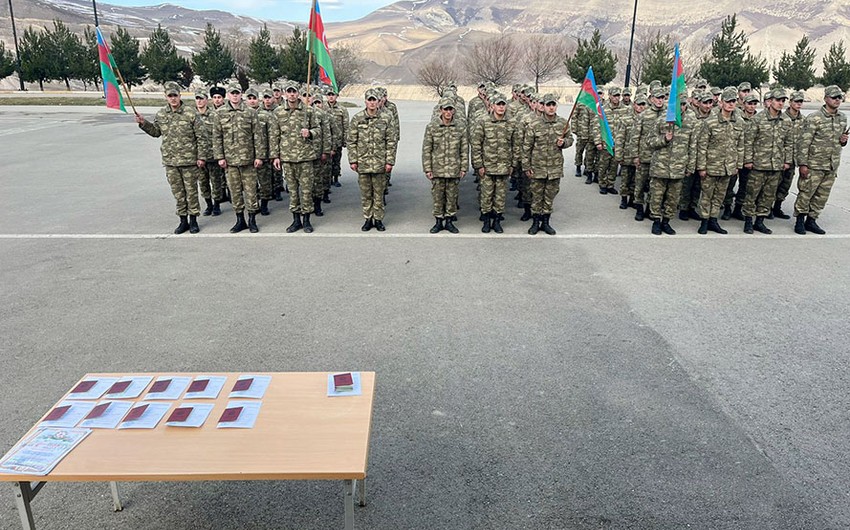 В Азербайджанской армии проходят церемонии увольнения в запас срочников