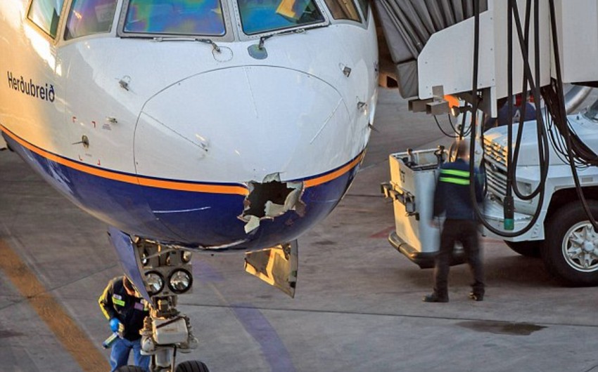 Молния пробила дыру в обшивке Boeing 757 компании Icelandair