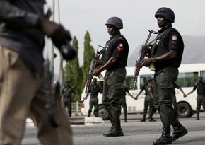 Nigeriyada silahlılar məktəbə hücum edərək, azı 80 şagirdi qaçırdılar