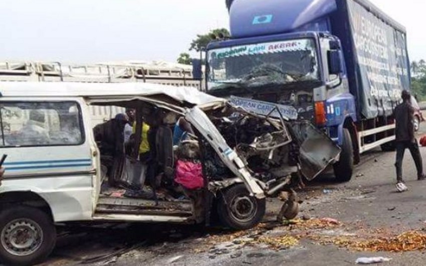 Nigeriyada yol qəzası nəticəsində 22 məktəbli ölüb