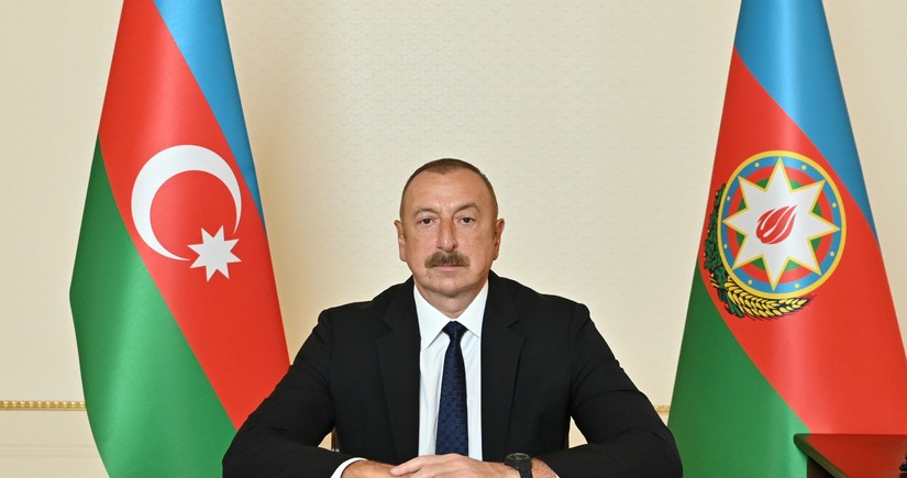 Azerbaijani President congratulates Prime Minister of Pakistan