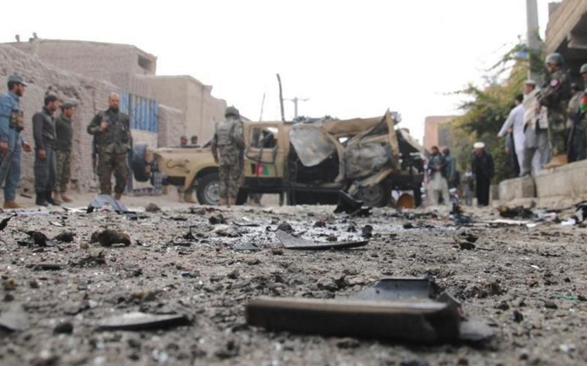 Suicide bomber sets off explosion near Kabul government offices