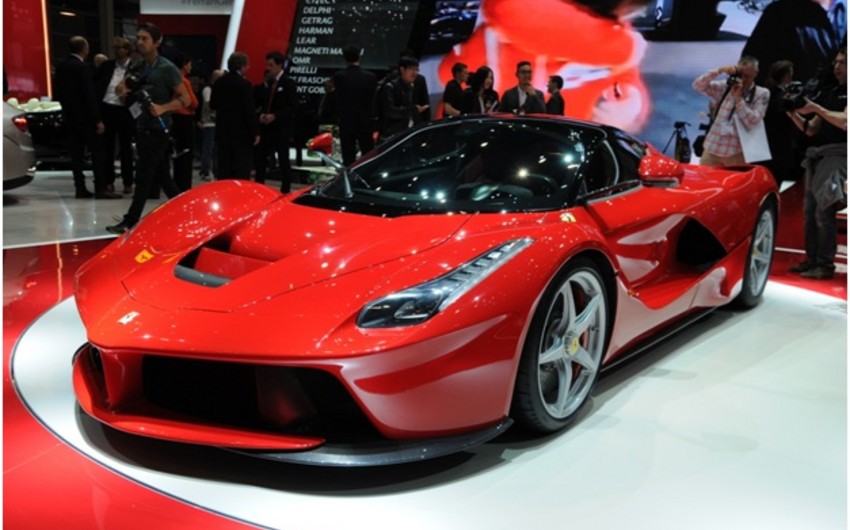 50 dollar pulsuz bonus götür və Ferrarinin səhmləri ilə qlobal maliyyə bazarında ticarət et