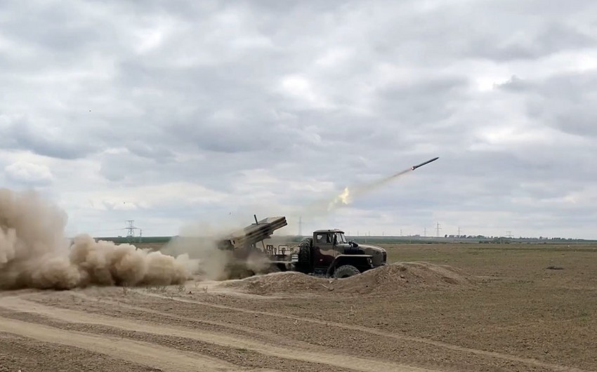 Azerbaijani Army holding rocket and artillery troops’ exercises 