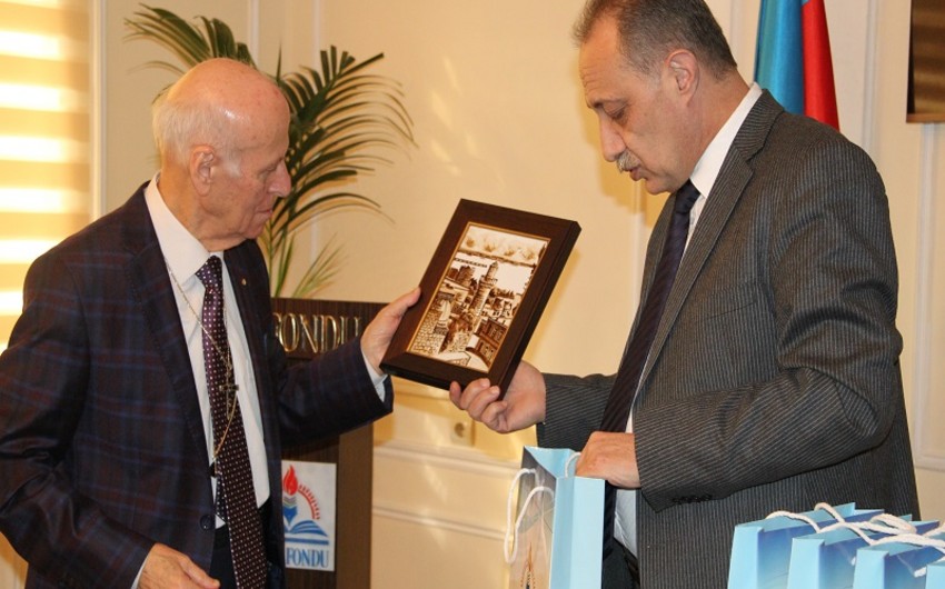 Известный российский педагог посетил Фонд Знание при президенте Азербайджана