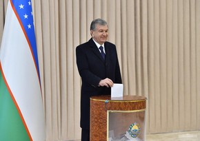Глава Узбекистана проголосовал на президентских выборах