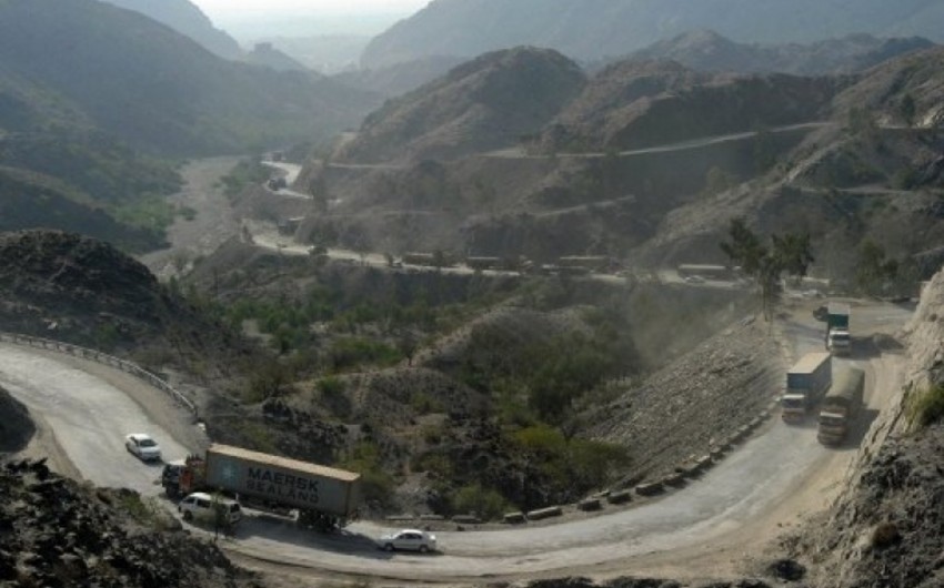 Pakistanda avtobus çaya düşüb, 24 nəfər ölüb