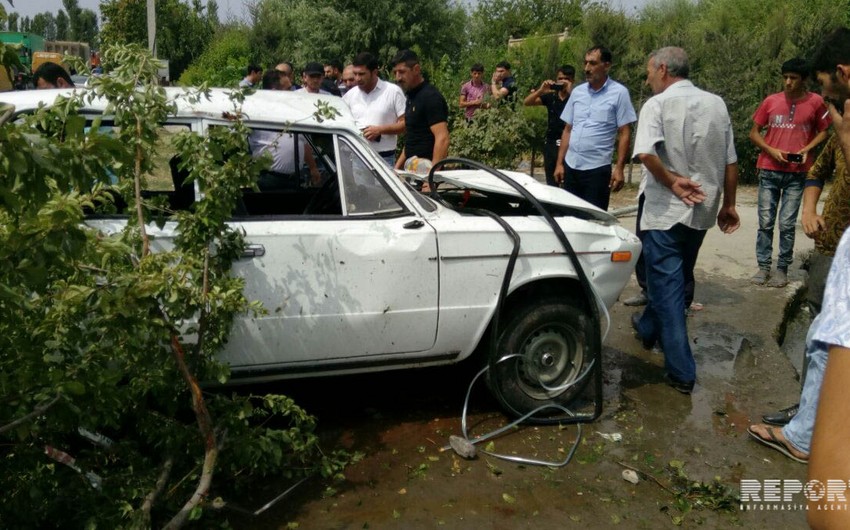 Bərdədə toy karvanının avtomobili 4 nəfəri vuraraq hadisə yerindən qaçıb: ölən və yaralananlar var - FOTO